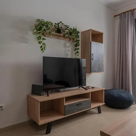 Kosmos Service Center 5 With Additional Cost Parking Thessaloniki